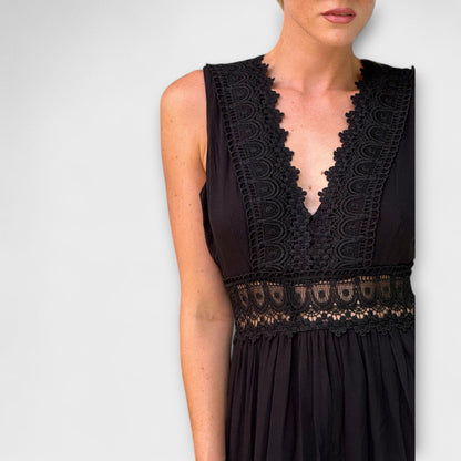 Aurélie - Chic V-Neck Lace Evening Dress