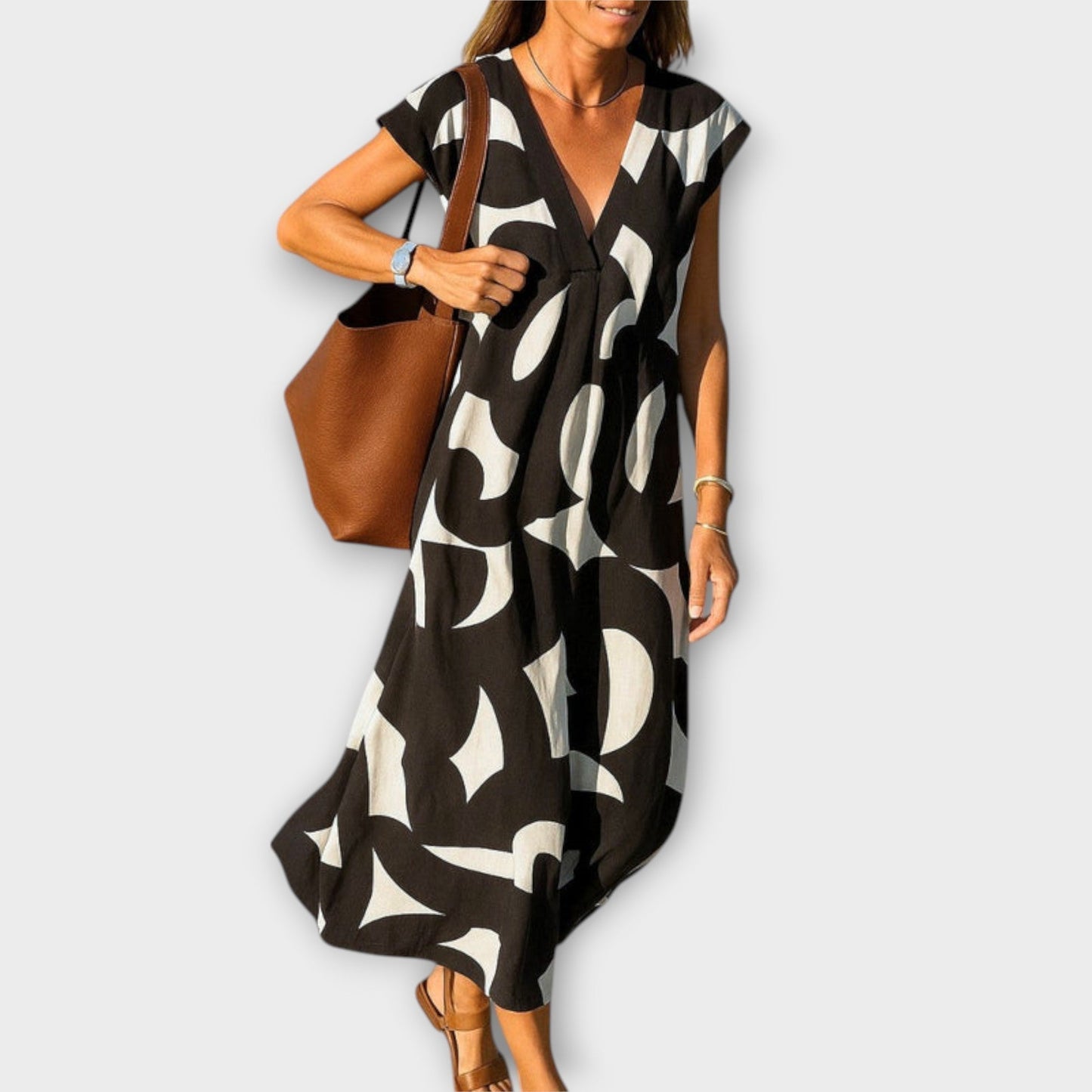 Linae – V-Neck Dress for Any Occasion