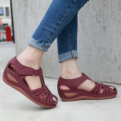 Adjustable Closed-Heel Sandals for Women - Ideal for Everyday Wear