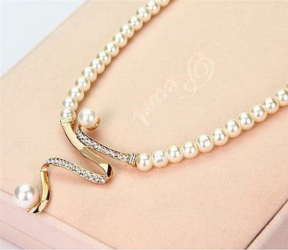 Pearl Jewelry Collection: Necklace and Earring Set