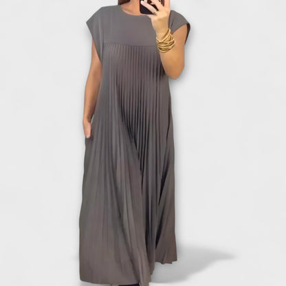 Zairelle – Chic Pleated Dress for Any Occasion