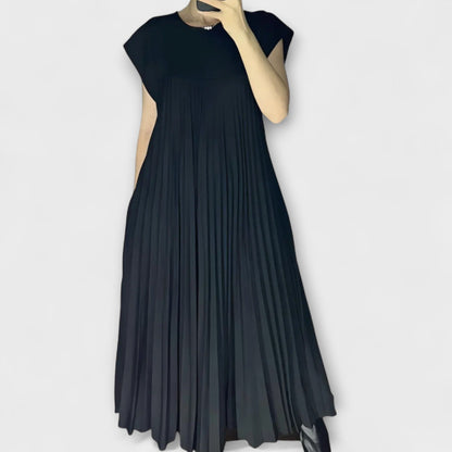 Zairelle – Chic Pleated Dress for Any Occasion