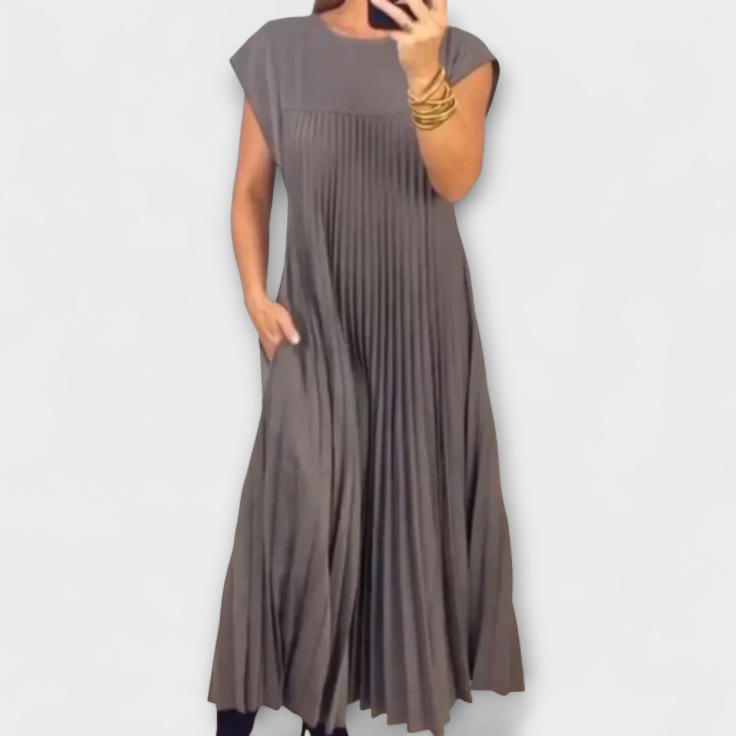 Zairelle – Chic Pleated Dress for Any Occasion