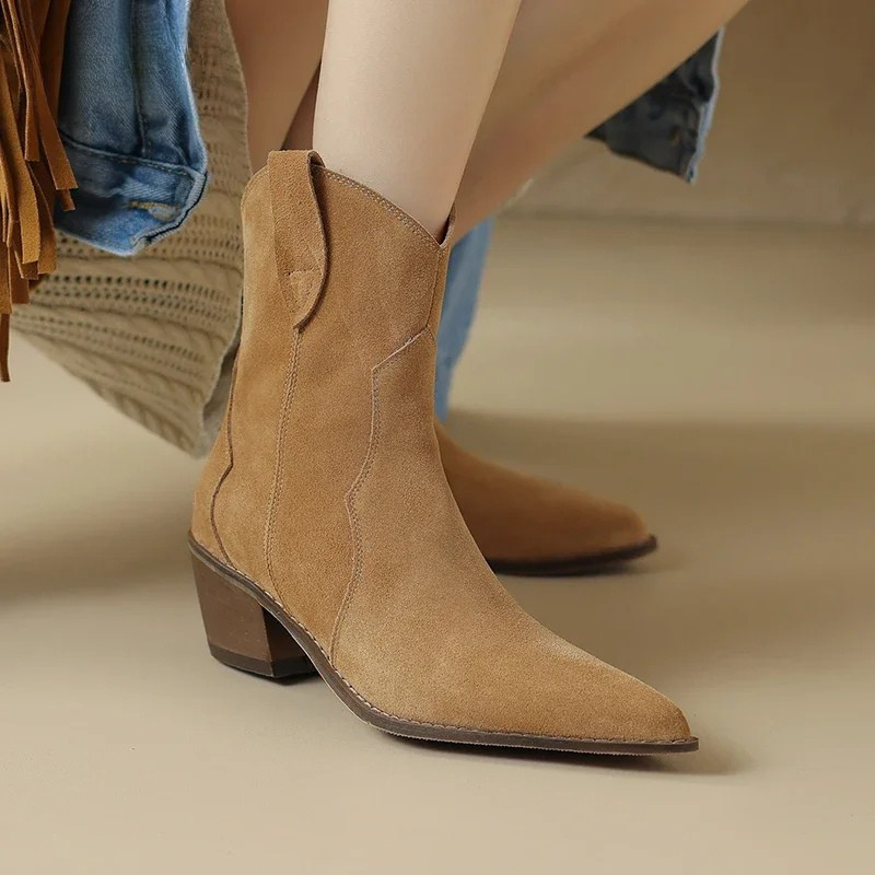 Sadie - Chic Western Ankle Boots for Every Occasion